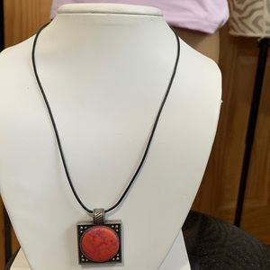 MAGNABILITIES  LEATHER MAGNET STONE NECKLACE NEVER WORN